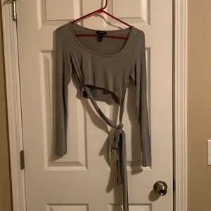 Super cute wrap around tie shirt